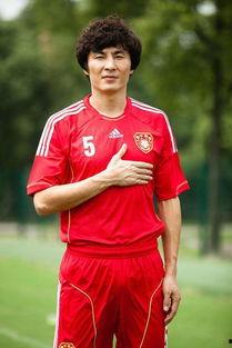 足球明星感动故事视频,那些感动人心的励志瞬间