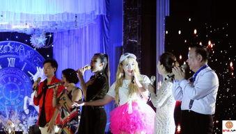 明星在青岛演出,明星璀璨演出生动回顾