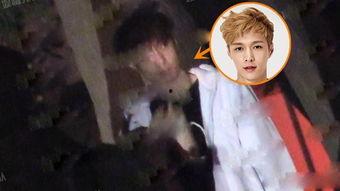 爆料张艺兴抽烟视频,揭秘明星私下生活瞬间