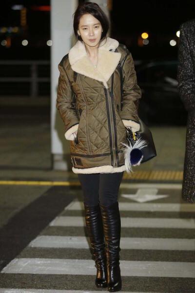 韩国明星穿的夹克,明星同款夹克潮流解析